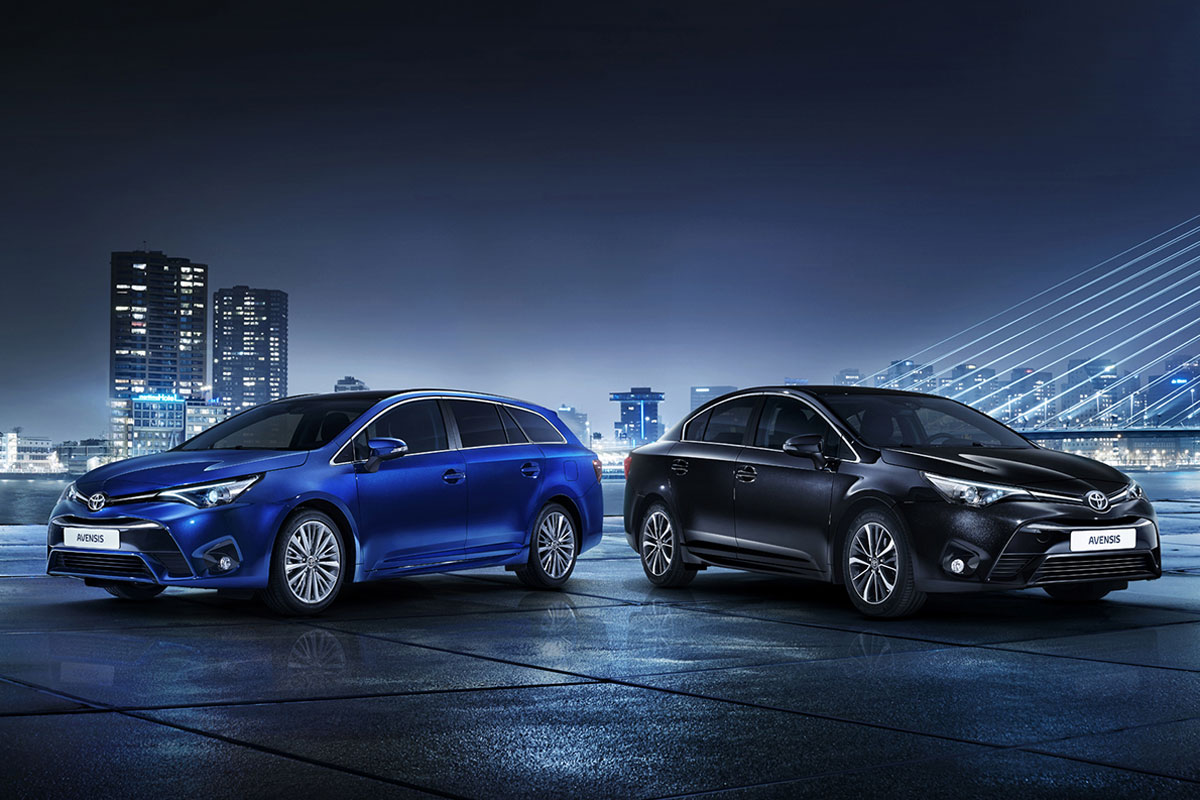 Toyota toont eerste beelden van gefacelifte Avensis