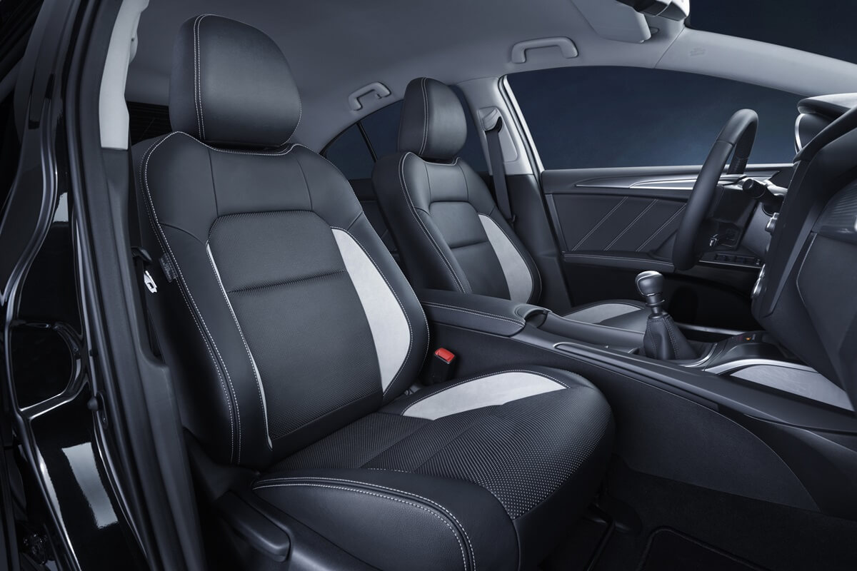 Toyota Avensis 2015-2018 interieur