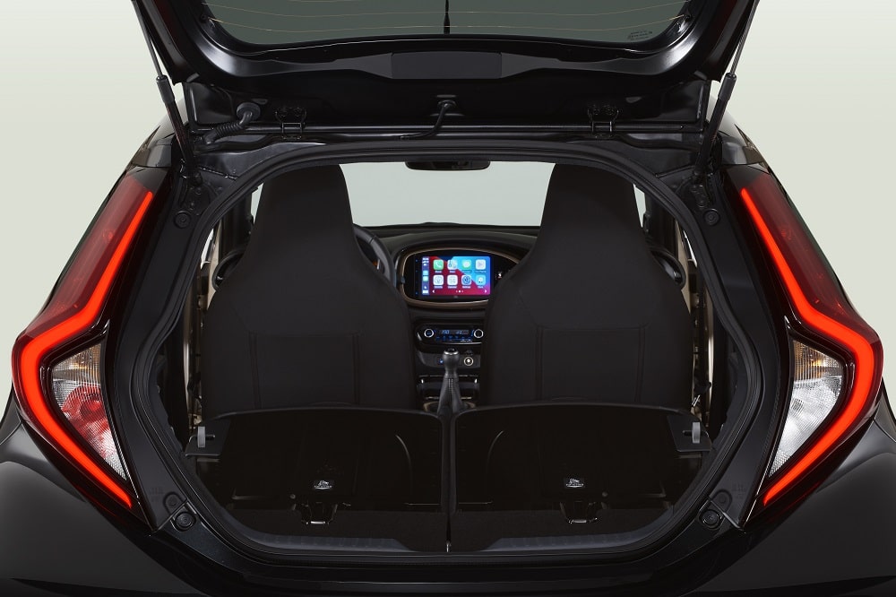 Interieur Toyota Aygo X 2024 1.0 VVT-i 72 pk automaat FWD