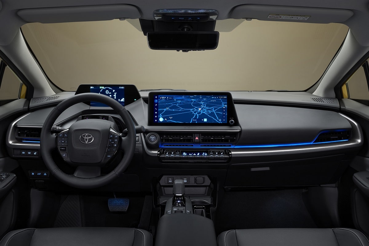 Interieur Toyota Prius 2024 2.0L VVT-i 223 pk automaat FWD