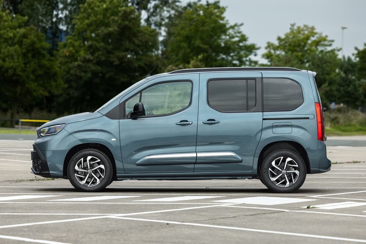 Toyota Proace City Verso LWB 1.2L 110 CV manuale  2025