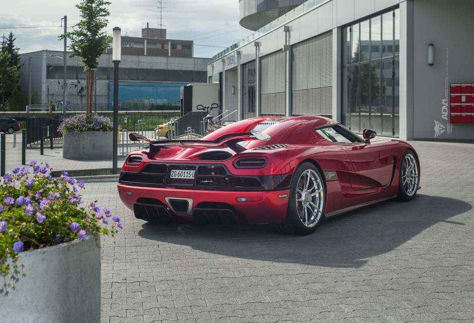 Koenigsegg Agera R blinkt met velgen van ADV.1