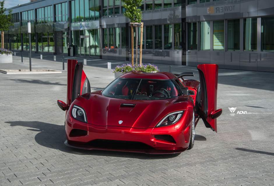 Koenigsegg Agera R blinkt met velgen van ADV.1