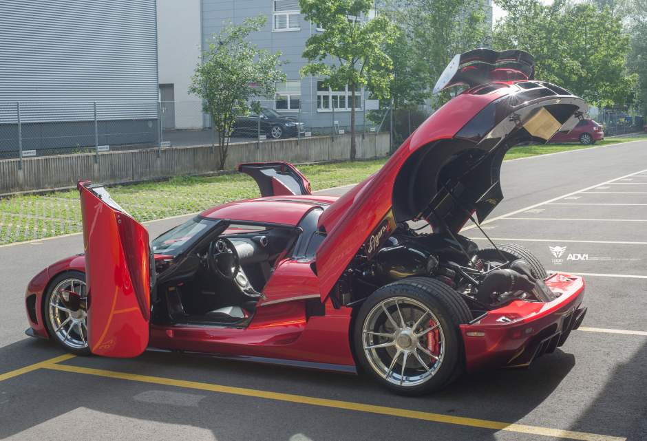 Koenigsegg Agera R blinkt met velgen van ADV.1