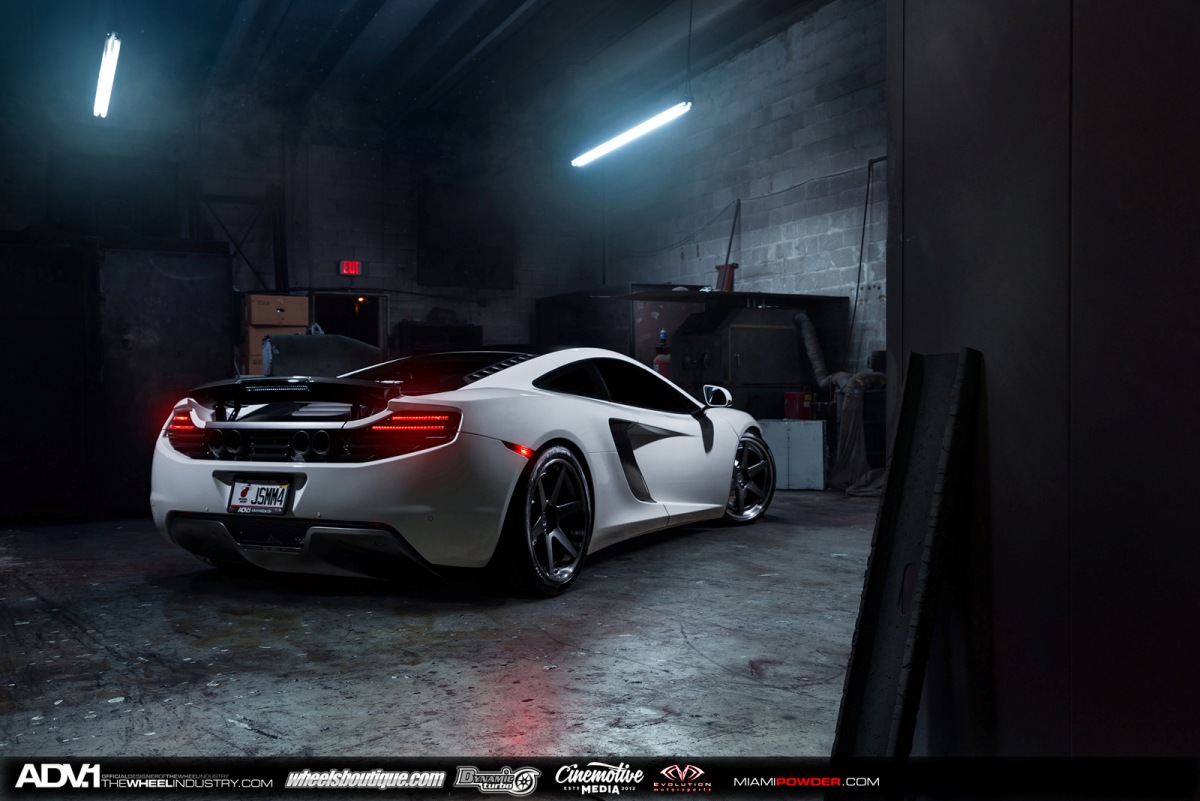 McLaren MP4-12C met ADV.1 velgen levert mooie plaatjes op