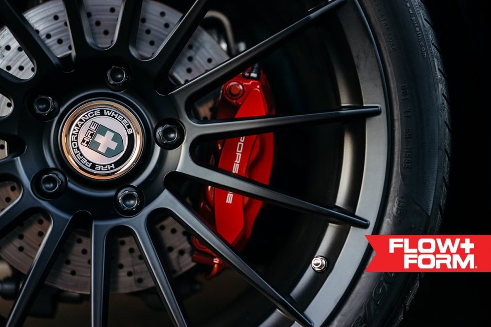 HRE heeft perfecte velgen voor je smurfblauwe Porsche 911 Carrera S