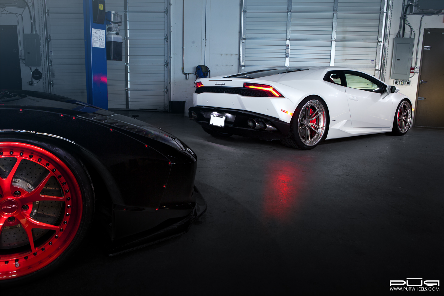 Witte Lamborghini Huracán op velgen van PUR Wheels