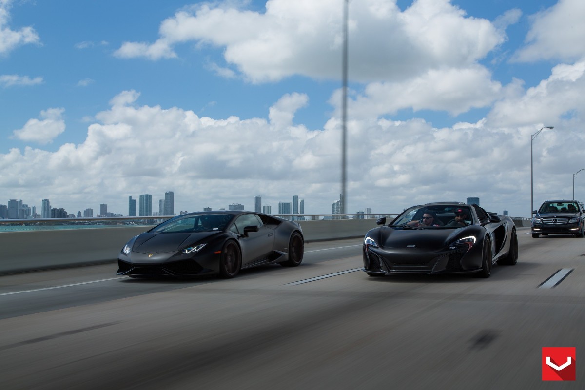 Volledige fotoshoot van Lamborghini Huracán en McLaren 650S Spider op Vossen Wheels