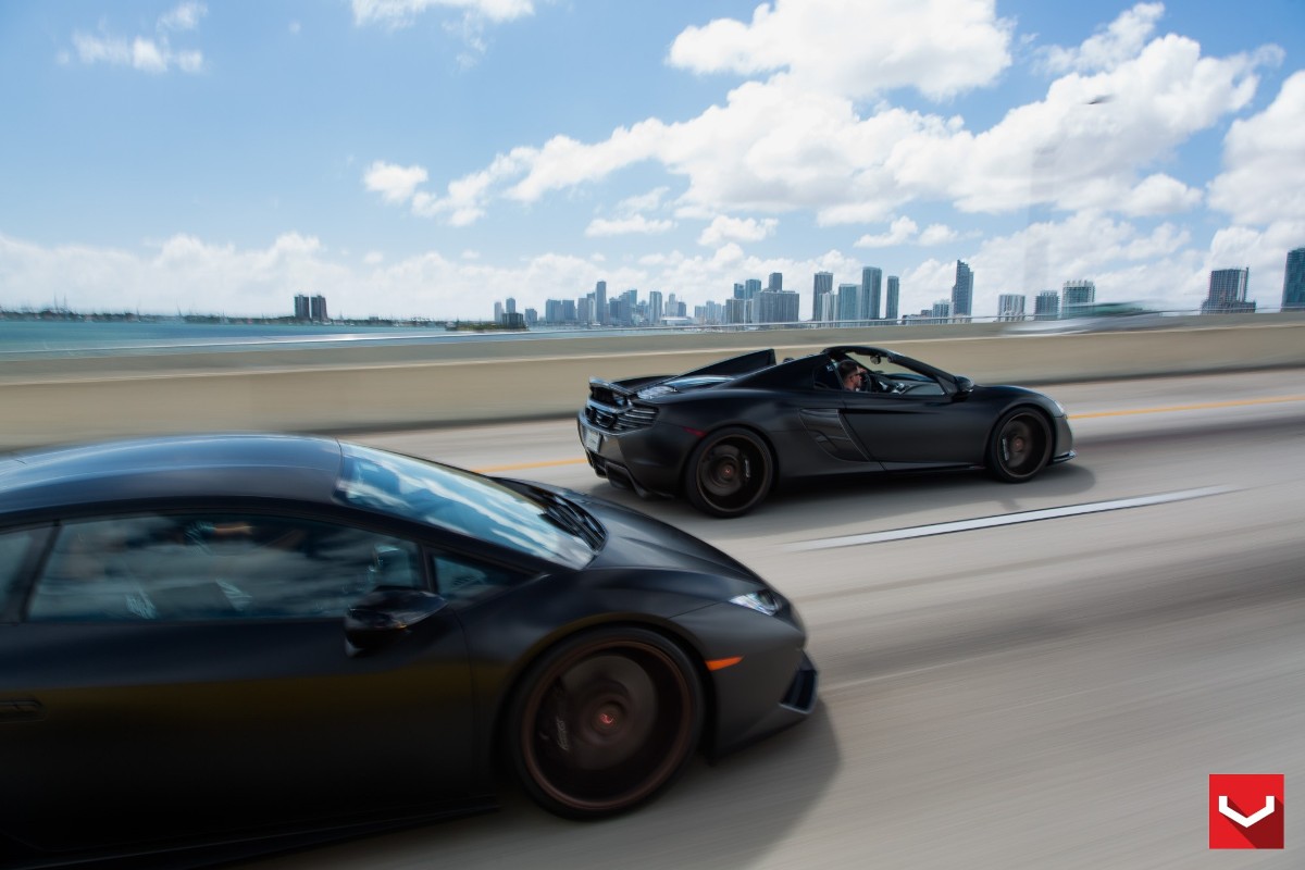 Volledige fotoshoot van Lamborghini Huracán en McLaren 650S Spider op Vossen Wheels