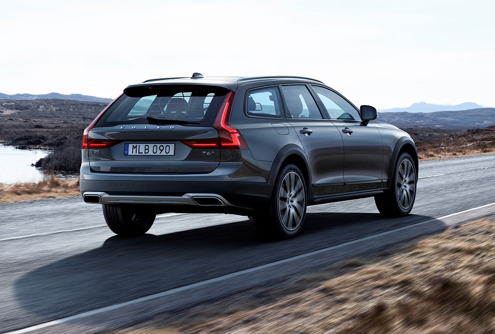 Weight Volvo V90 Cross Country T6 320 hp automatic AWD